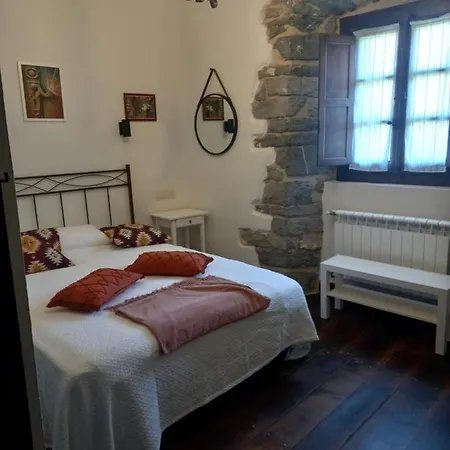 Hotel Dona Lola Izarra